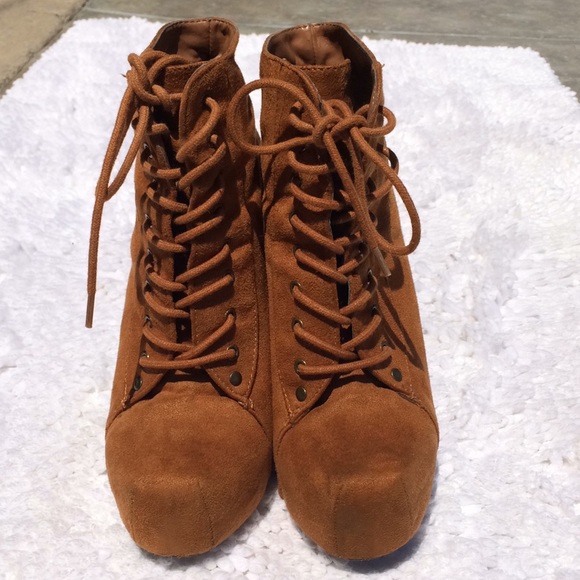 ❌SOLD❌ Suede Brown Booties❌SOLD❌ - Picture 2 of 4